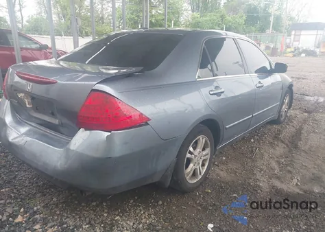 2007 Honda Accord 2.4 Ex z USA, uszkodzony, nr VIN 1HGCM56877A041842